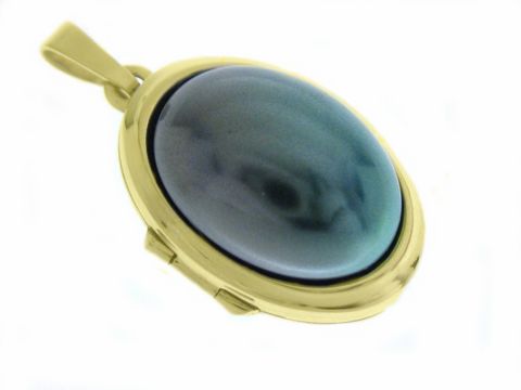 Perle graugrün Medaillon mit Cabochon aus Gold 585, Hersteller Juwelier Harnisch, elegantes Design mit ovaler Form und goldener Einfassung, ideal als Schmuckstück für besondere Anlässe.