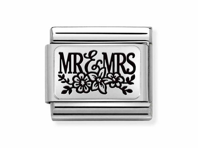Edelstahl Charm von Nomination Classic Silber 330111 15 mit der Gravur Mr und Mrs und floralen Motiven, gefertigt aus echtem Sterling Silber, ideal für persönliche Schmuckkreationen.