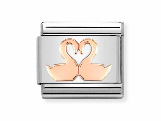 Roségold Classic Charm aus Edelstahl mit zwei stilisierten Schwänen, die sich in einem Herz begegnen, ideal für ein elegantes Armband von Nomination.