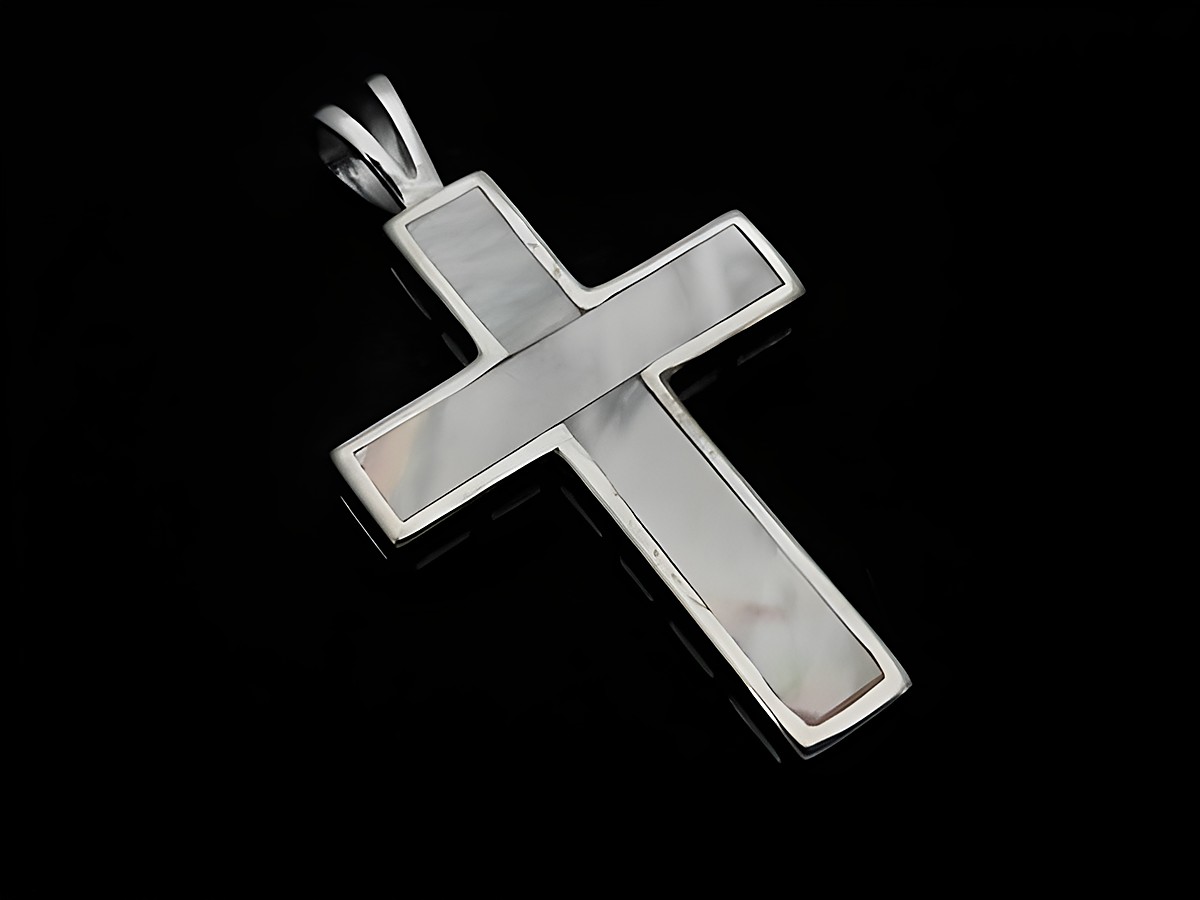 Silber Anhänger Kreuz aus weißem Perlmutt mit Stein, religiös, Hersteller Juwelier Harnisch. Perfekte Ergänzung für Christliche Schmuckkollektion.