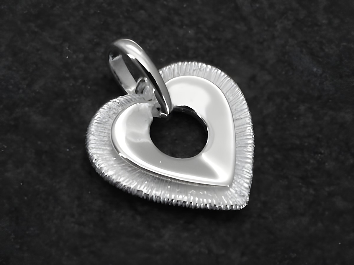 Herz Anhänger - ausgefallen - Sterling Silber - teilmattiert, Hersteller: Juwelier Harnisch, plastisch, ideal für Schmuckliebhaber.