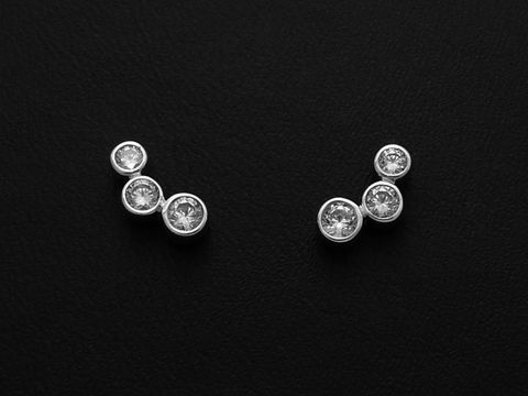 Funkel Ohrstecker aus Sterling Silber rhodiniert, elegant gestaltet mit Zirkonia, Hersteller Juwelier Harnisch, perfekt für stilvolle Anlässe.
