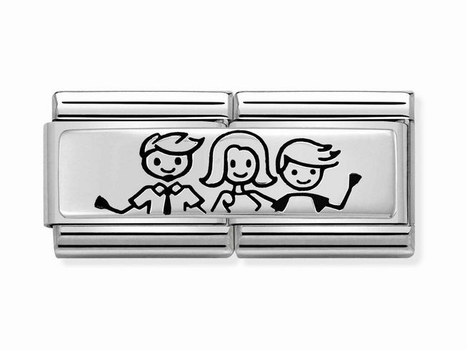 Die Darstellung zeigt ein Armbandglied aus Sterling Silber mit den stilisierten Figuren einer Familie, bestehend aus einem Mann, einer Frau und einem kleinen Jungen.