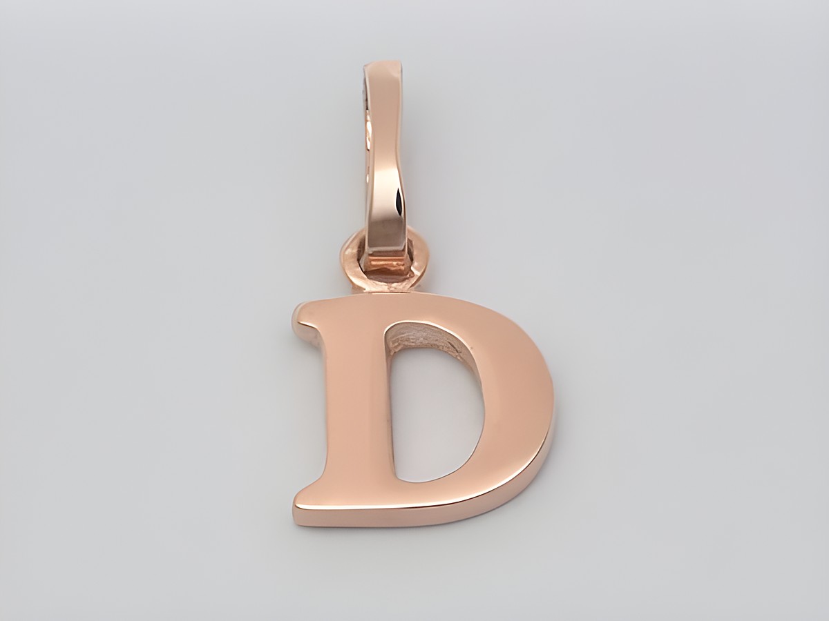 Buchstabe D Anhänger aus 925 Sterling Silber rosé vergoldet, Hersteller Juwelier Harnisch, stilvolles Design für persönliche Akzente, ideal für Schmuckliebhaber.