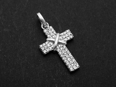 Silber Anhänger in Form eines Kreuzes, rhodiniert, verziert mit Zirkonia, religiös mit ansprechendem Muster, Hersteller Juwelier Harnisch.