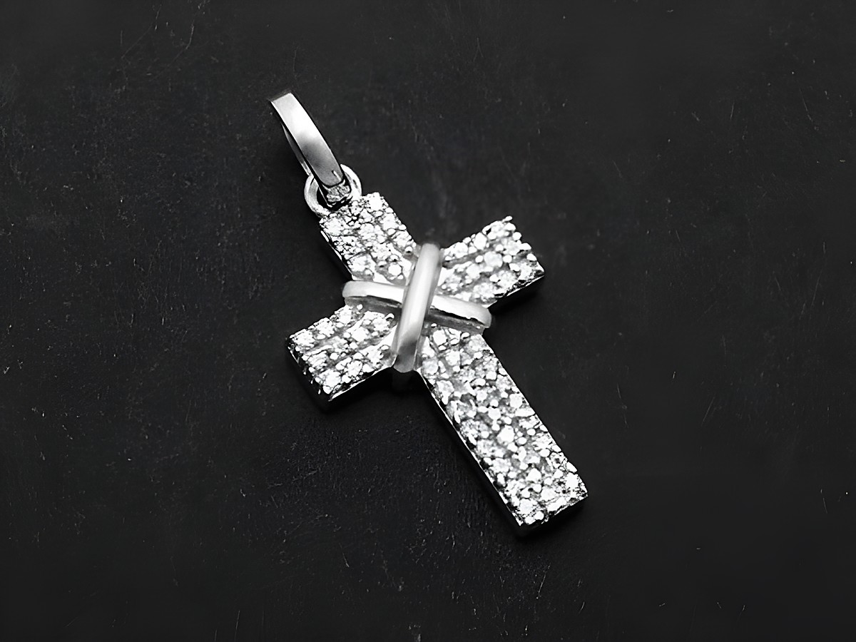 Silber Anhänger in Form eines Kreuzes, rhodiniert, verziert mit Zirkonia, religiös mit ansprechendem Muster, Hersteller Juwelier Harnisch.
