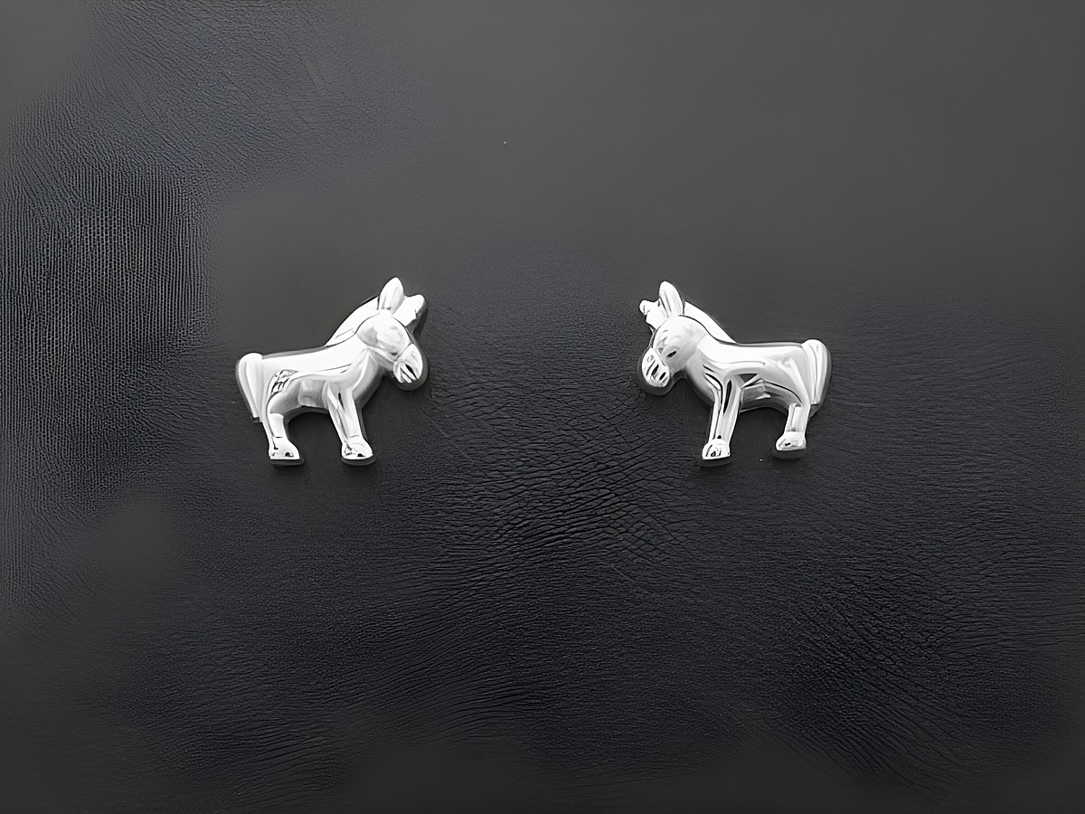 Silber Ohrringe in Form von Pferd und Pony, Hersteller Juwelier Harnisch, ideal für Kinder, niedliches Design, perfekt für kleine Pferdefans.