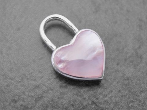 Herz Schloss Silber Anhänger romantisch aus Rosenquarz in rosa 18 mm von Juwelier Harnisch Perlen & Steine, ideal als liebevolles Geschenk oder Accessoire.