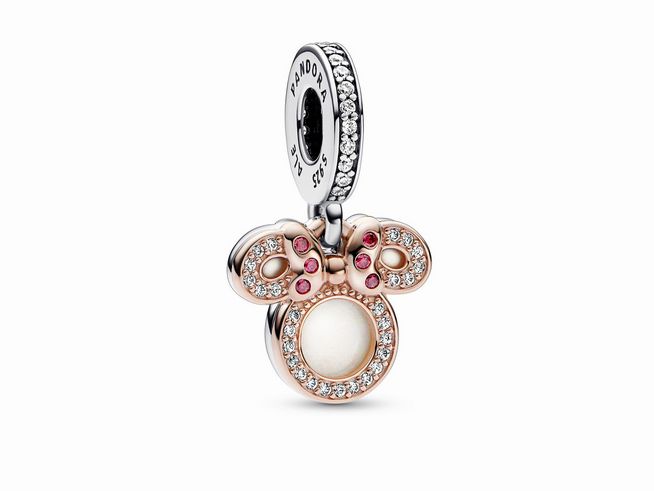 Ein Pandora Charm in Form der Silhouette von Disney Minnie Maus, gefertigt aus Sterling Silber mit Roségold Vergoldung und Emaille, verziert mit funkelnden Zirkoniasteinen.