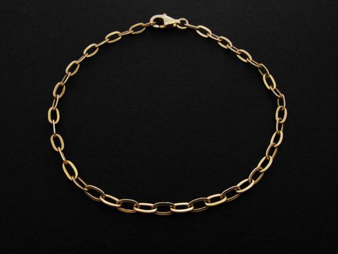 Armband Ovalanker 2,9 x 0,4 mm Gold 333 18 cm in zeitlosem Design von Juwelier Harnisch, passend für elegante Anlässe und täglichen Gebrauch. Hochwertige Verarbeitung und strahlender Glanz.
