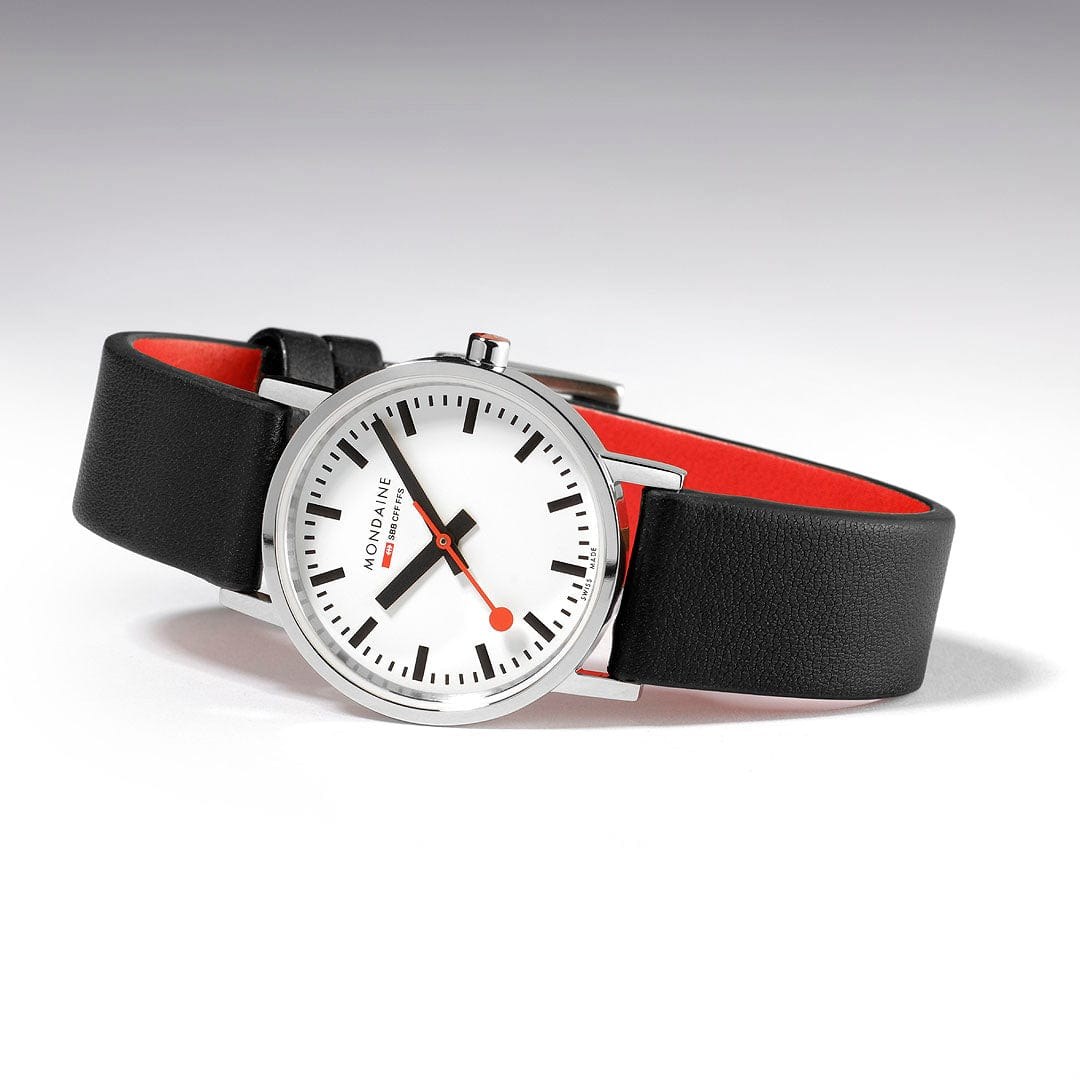 Mondaine Uhr Classic - A658.30323.11SBBV - 30 mm - Ziffernblatt Weiss – Ansicht 3