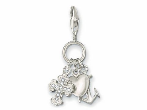 40000168-0 Thomas Sabo Glaube Liebe Hoffnung Charms aus Silber mit Zirkonia, bestehend aus einem Herz, einem Anker und einem Kreuz, als Glücksbringer gestaltet und ideal zum Anhängen.