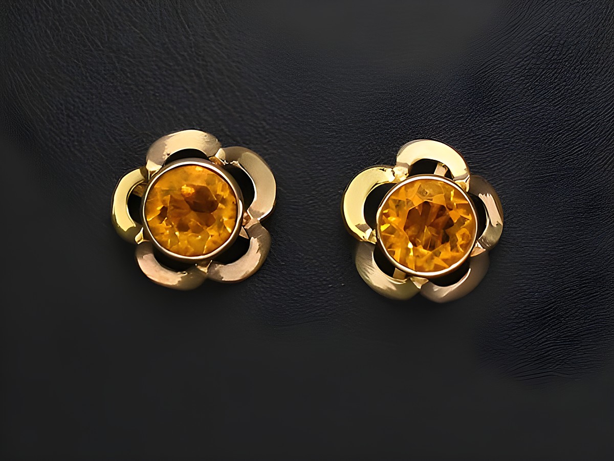 Orange facettiert Ohrringe aus Gold mit floraler Gestaltung, Hersteller Juwelier Harnisch, verziert mit weiteren Steinen, ideal für festliche Anlässe.