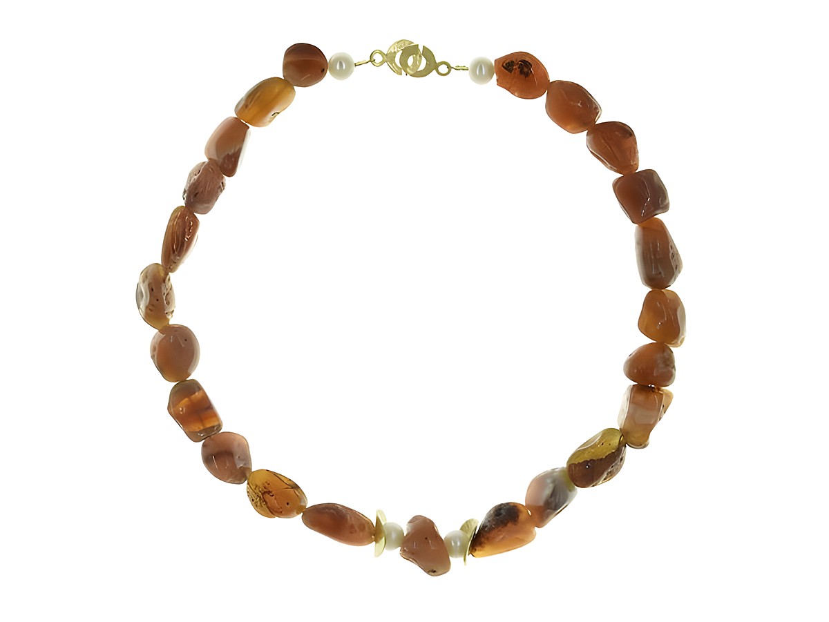 Steinkette aus Karneol und Süßwasser-Zuchtperlen in Braun und Weiß, 44 cm lang, aus 8,5-12 mm großen Steinen, von Juwelier Harnisch, ideal für jeden Anlass. – Ansicht 3