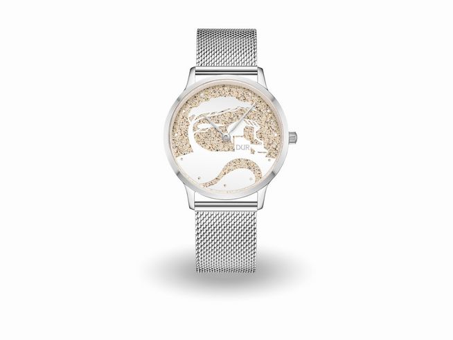 Edelstahlarmbanduhr von DUR mit einem Zifferblatt aus Strandsand in sanften Farbtönen, Modell DW012, 40 mm Durchmesser, zeitloses Design für modebewusste Träger.