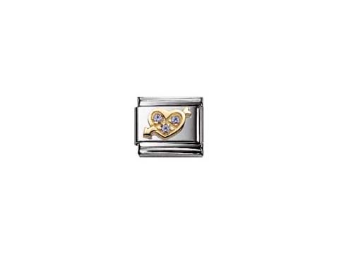 Zirkonia Anhänger mit getroffenem Herz in hellblau von Nomination, goldfarbene Herzform mit Stein- und Zirkonia-Details auf silbernem Hintergrund.
