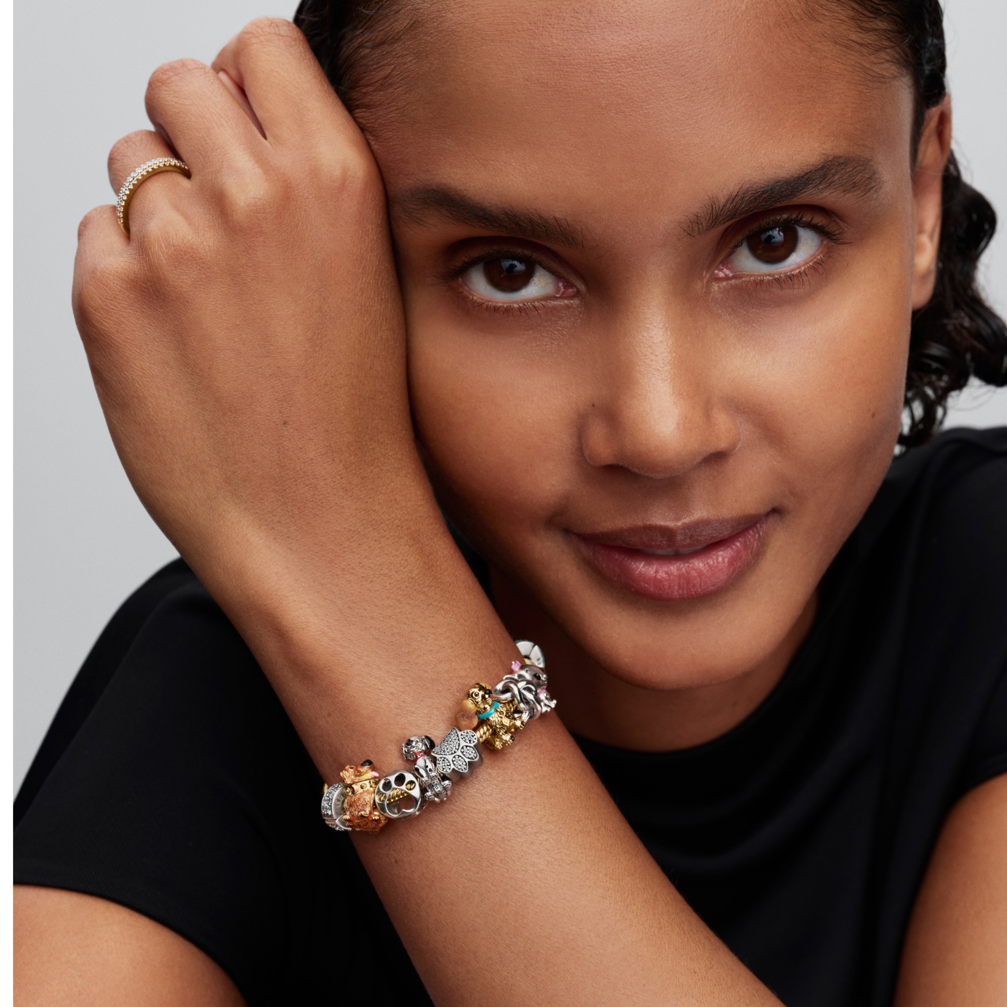 Pandora Disney Susi & Strolch Susi Charm - Gelbgold Vergoldung auf Metalllegierung - Emaille Blau – Ansicht 4