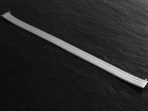 Silberarmband rhodiert modern 20 cm Panzer Sicherheitsacht, Hersteller Juwelier Harnisch, schlicht ohne Stein, ideal für elegante Anlässe oder den täglichen Gebrauch.