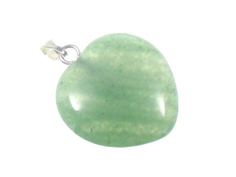 Aventurin grün Steinherz Anhänger mit Edelsteinen von Juwelier Harnisch, ideal als Kinderschmuck, sanfte grüne Farbe, in Herzform, glänzende Oberfläche.