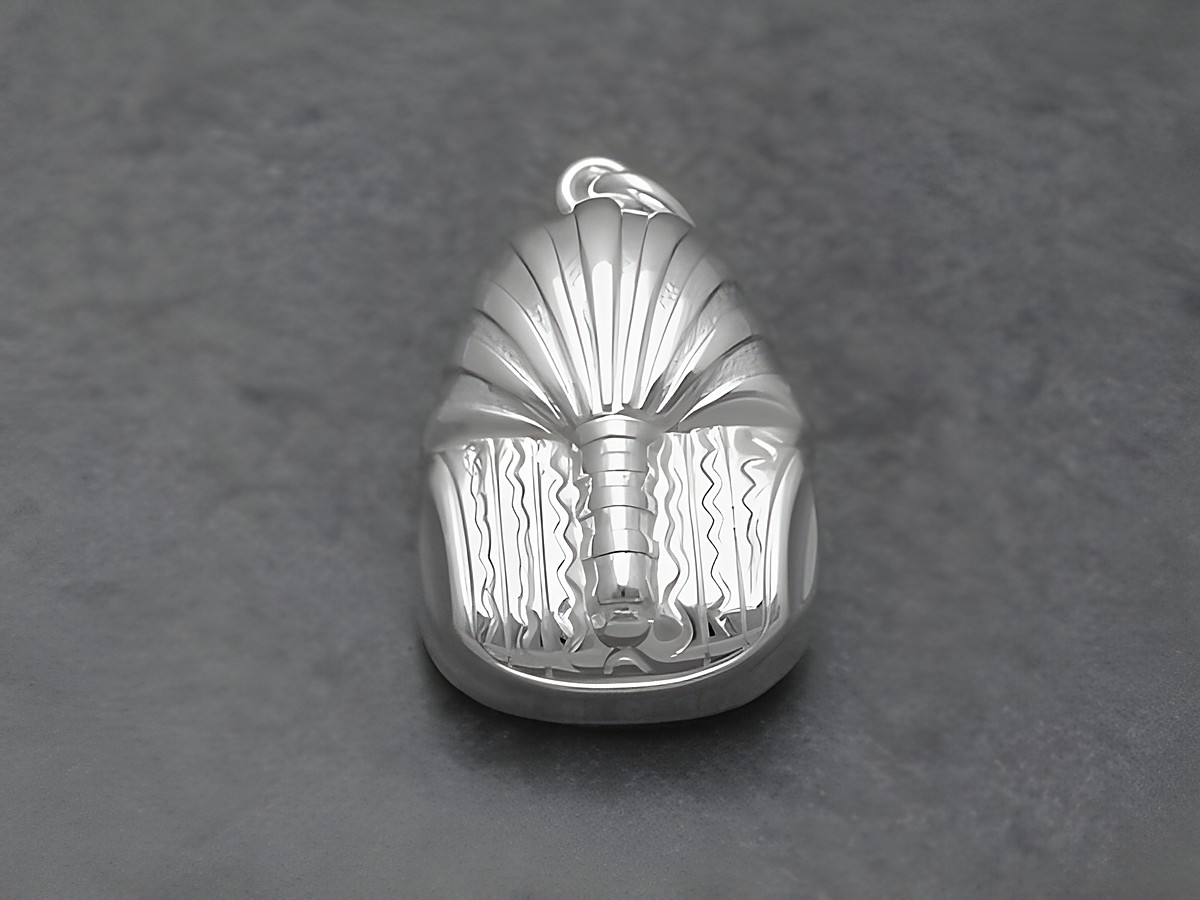 Sterling Silber Anhänger von Tut Ench Amun, dargestellt mit typischen ägyptischen Motiven, hergestellt von Juwelier Harnisch in Ägypten, ideal für Sammler und Liebhaber altägyptischer Kultur. – Ansicht 2