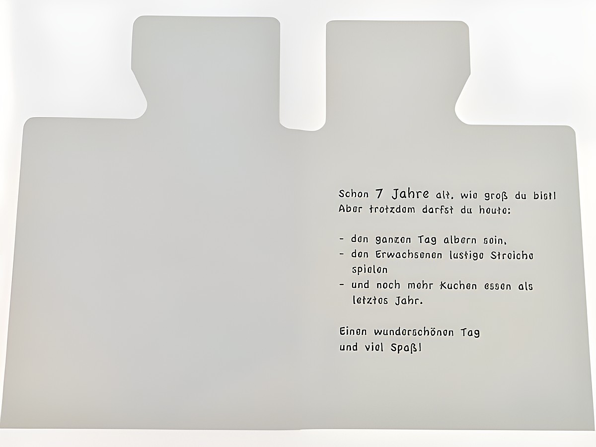 Geburtstagskarte mit einem kleinen Elefanten, der ein Geschenk hält, innen mit Glückwünschen für einen siebten Geburtstag, Hersteller Juwelier Harnisch, ideal für Geburtstagsfeiern. – Ansicht 2