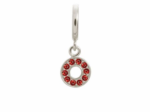 Silberner Charm von Endless mit Garnet Circle of Love Design, verziert mit roten Kristallen, symbolisiert Liebe und Zuneigung, ideal für persönliche Schmuckkollektionen.
