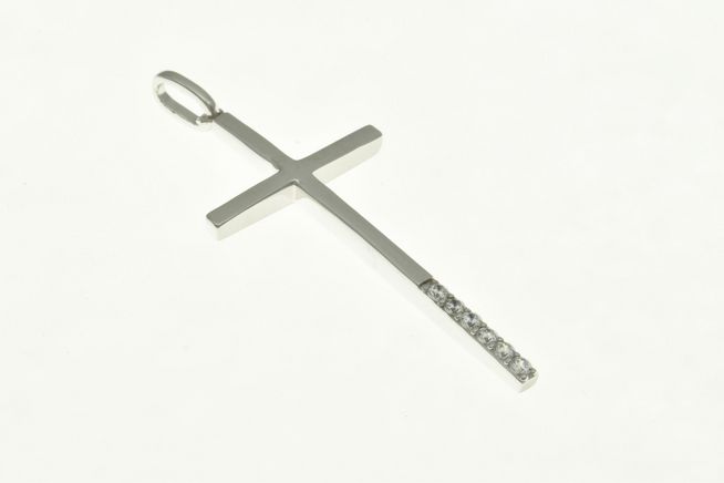 Kreuz Anhänger aus rhodiniertem Sterling Silber, verziert mit Zirkonia-Steinen, Hersteller: Juwelier Harnisch, elegantes und schlichtes Design, ideal als Schmuckstück oder Geschenk.
