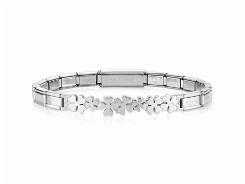 Das Armband von Nomination Trendsetter 021126 005 in Silber mit Glücksklee-Elementen hat eine Länge von 18 cm und zeigt ein elegantes, modernes Design für stilbewusste Träger.