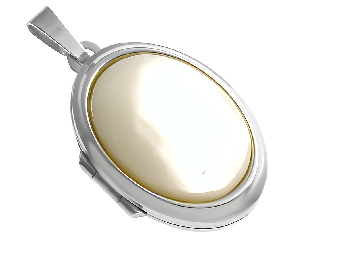 Perlmutt Cabochon in rhodiniertem Sterling Silber Medaillon, hergestellt von Juwelier Harnisch, elegantes Design, ideal als Schmuckstück oder persönliches Geschenk.