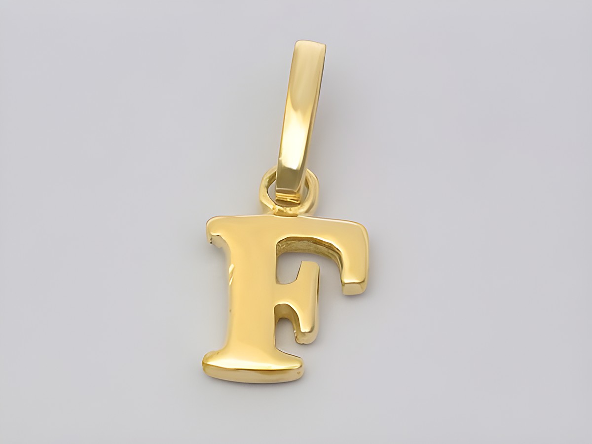 Gold Buchstaben Anhänger Buchstabe F von Juwelier Harnisch, elegant gestaltet, perfektes Accessoire für individuellen Schmuck, ideal zum Tragen an Ketten oder Armbändern.
