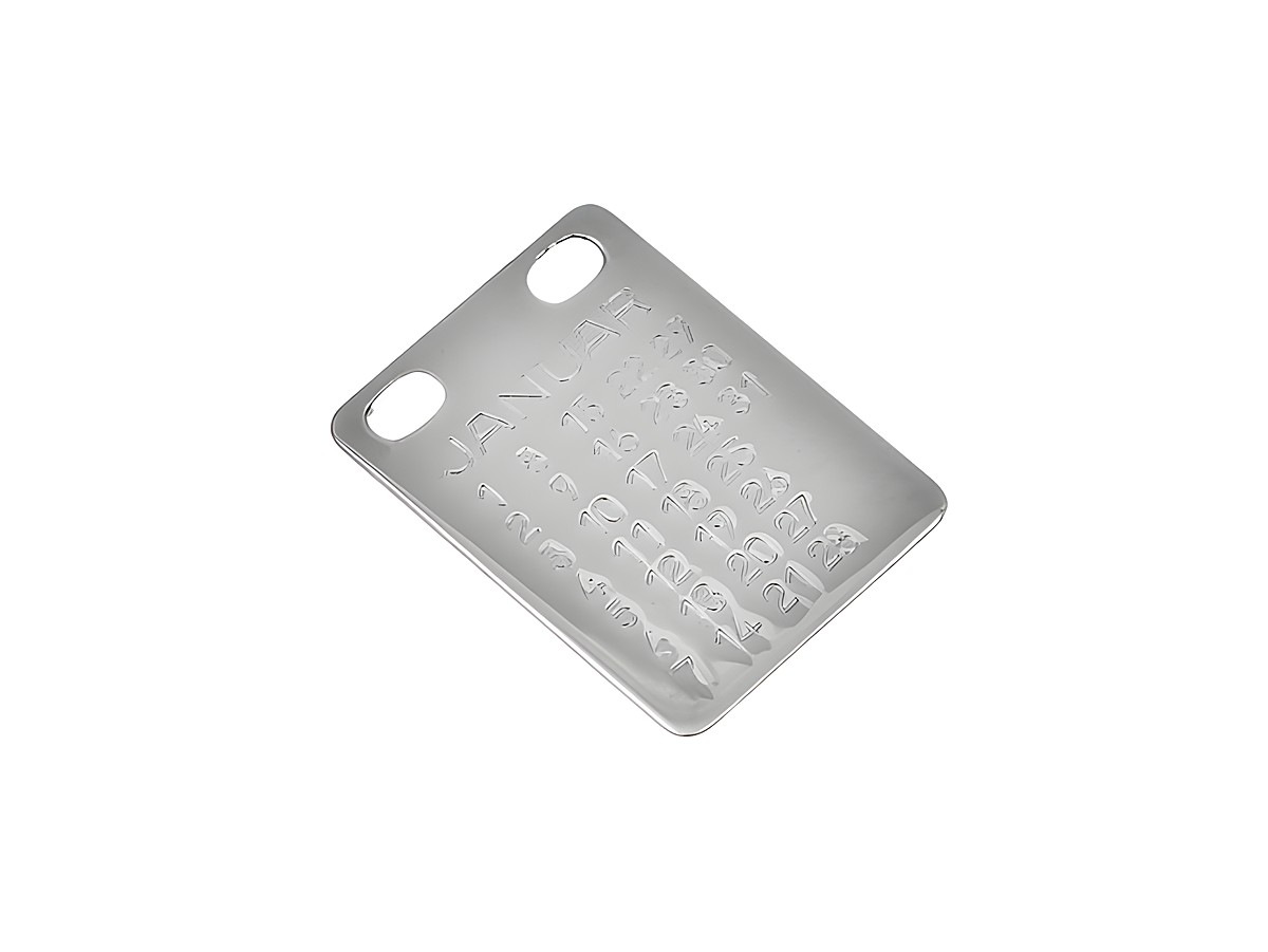 Monats-Gravurplatte für Januar mit eingravierten Sternzeichen und Daten, aus hochwertigem Metall gefertigt, ideales Geschenk von Juwelier Harnisch.