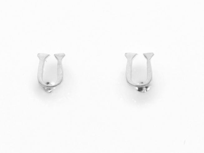 Ohrringe Ohrstecker Buchstabe U aus Silber 925 mit Initialien vom Hersteller Juwelier Harnisch, elegantes Design für individuelle Akzente.