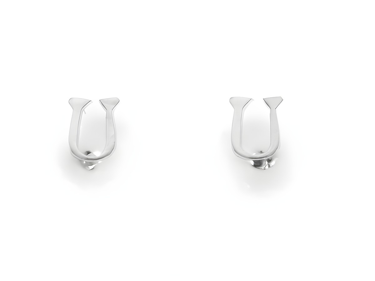 Ohrringe Ohrstecker Buchstabe U aus Silber 925 mit Initialien vom Hersteller Juwelier Harnisch, elegantes Design für individuelle Akzente.