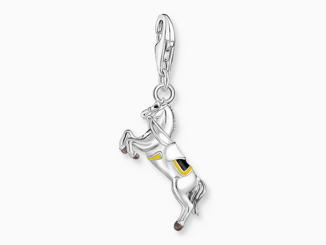 Charm-Anhänger von Thomas Sabo in Form eines aufrecht stehenden Lipizzaners aus geschwärztem Silber und mehrfarbigem Kaltemail. Ideal für Pferdeliebhaber.
