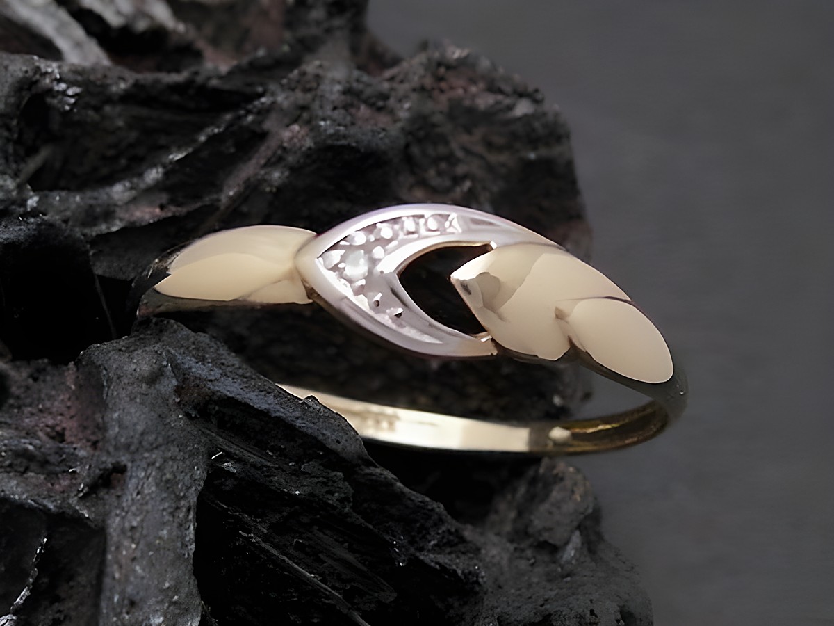 Gold Ring ausdrucksstark, Gold 333 bicolor mit Diamant, eleganter Goldring in Gr. 60, Hersteller Juwelier Harnisch, bis Gr. 60/19.