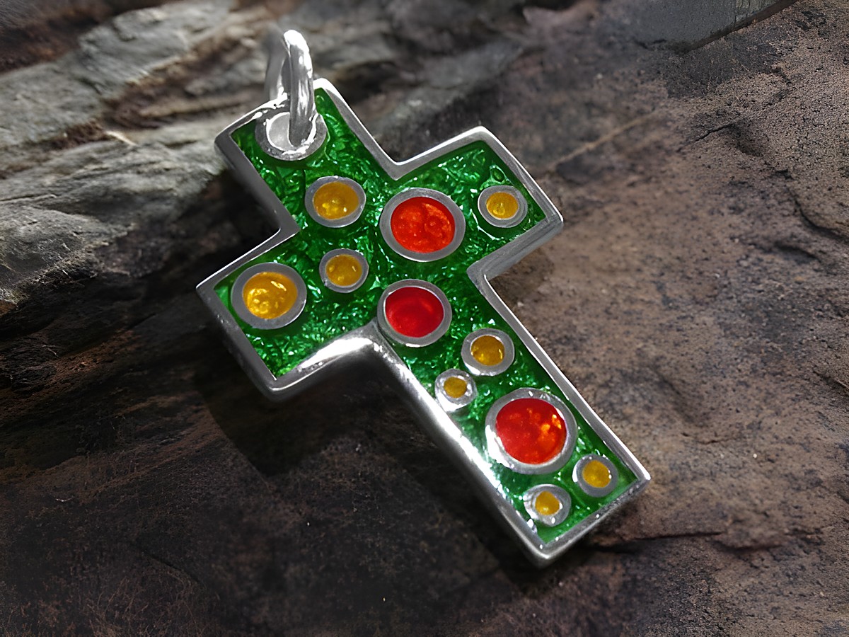 Emailliertes Kreuz aus 3cm Sterling Silber in grün und bunt mit verschiedenen Steinen, Hersteller Juwelier Harnisch, ideal als edles Schmuckstück.