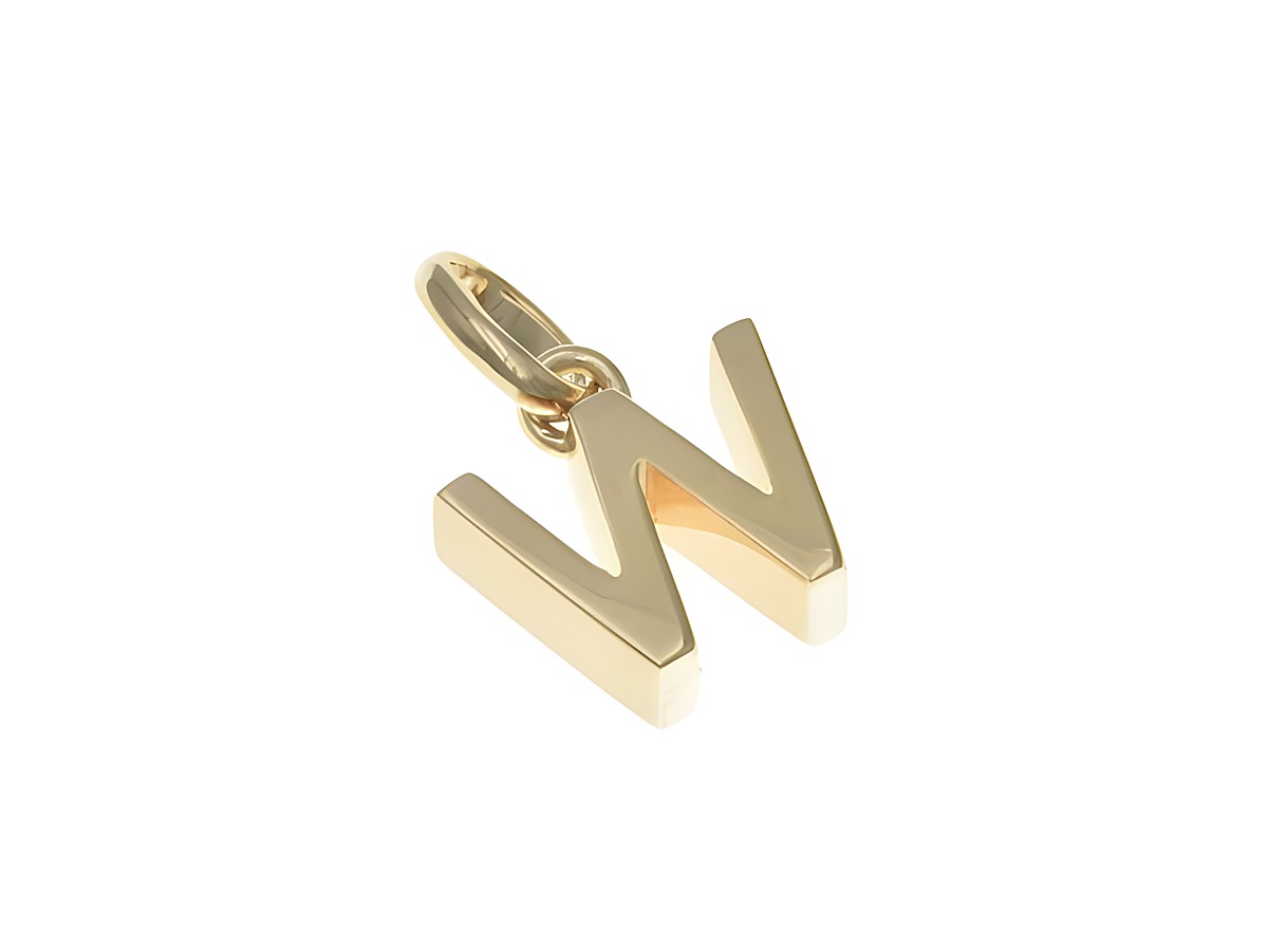 Anhänger aus poliertem Sterling Silber in Form des Buchstabens W, vergoldet in Roségold, hergestellt von Juwelier Harnisch. Ideal als persönliches Schmuckstück.