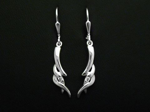 Ohrhänger Tribal aus 925 Sterling Silber mit Zirkonia Steinen, Hersteller Juwelier Harnisch, elegantes Design mit geschwungenen Formen und zeitloser Ausstrahlung.