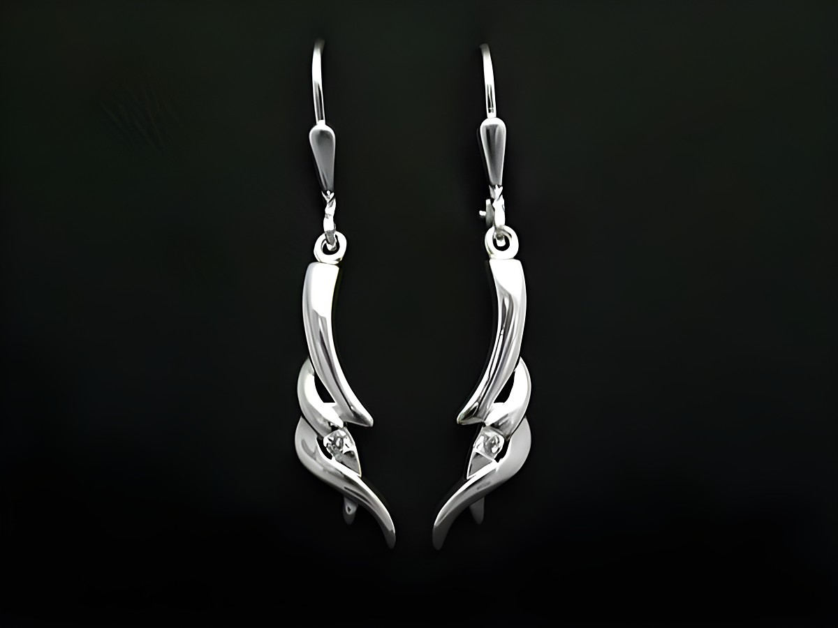 Ohrhänger Tribal aus 925 Sterling Silber mit Zirkonia Steinen, Hersteller Juwelier Harnisch, elegantes Design mit geschwungenen Formen und zeitloser Ausstrahlung.