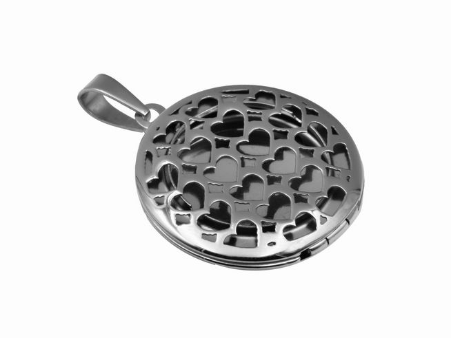 Edelstahl Medaillon rund mit offen gearbeitetem Herzchen-Muster, poliert, Hersteller: Juwelier Harnisch, ideal als Schmuckstück für besondere Anlässe.