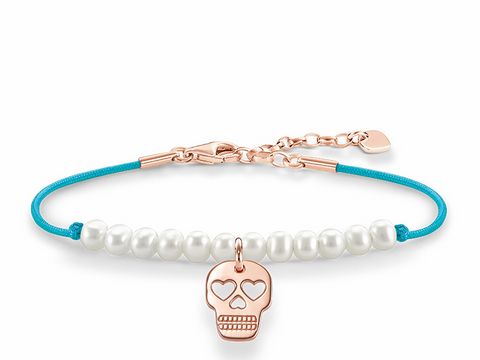 Silbernes Armband von Thomas Sabo mit Zuchtperlen und roségoldener Totenkopfanhänger, gefertigt aus Nylon in Weiß, verstellbar von 16,5 bis 19,5 cm.