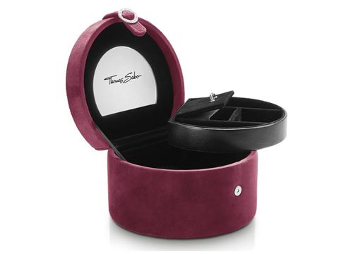 Schmuckbox von Thomas Sabo in bordeauxroter Farbe mit Spiegel, innen schwarze Fächer, elegant und stilvoll für die Aufbewahrung von Schmuckstücken.