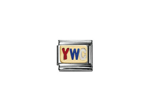 Emailliertes Charm mit den Buchstaben YWC in rot, blau und weiß auf einer hellen Grundfläche, umgeben von einem silbernen Rahmen, passend zur Kollektion Classic LIFE von Nomination.