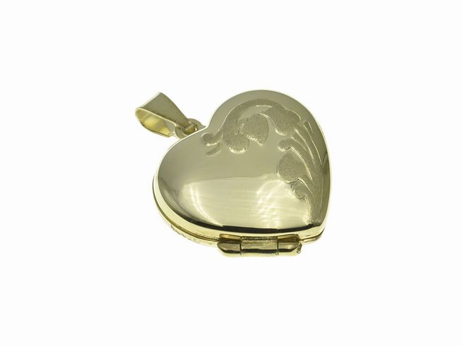 Herzförmiges Medaillon aus teilmattiertem, vergoldetem Sterling Silber, liebevoll graviert und von Juwelier Harnisch gefertigt, ideal für besondere Erinnerungen.