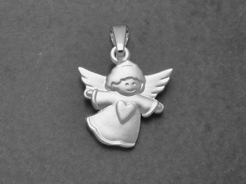 Engel mit Herz aus Sterling Silber, hergestellt von Juwelier Harnisch. Der Anhänger zeigt einen niedlichen Engel mit Flügeln und Herzmotiv, ideal für persönliche Geschenke oder Schmuckliebhaber.