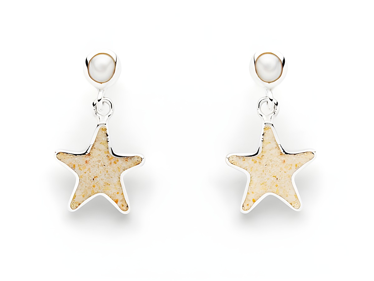 DUR Sandseestern O5521 Ohrringe aus rhodiniertem Sterling Silber mit einer Perle und Strandsand im Design eines Sandseesterns.