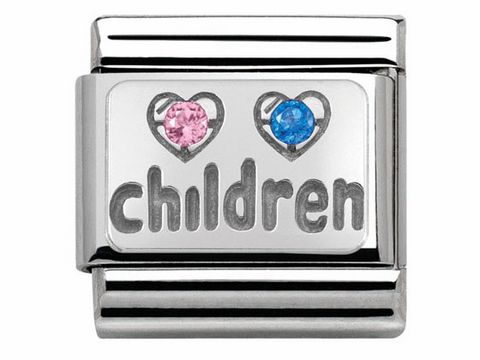 Edelstahlarmband mit dem Schriftzug children in grauer Schrift, verziert mit rosa und hellblauen Zirkonia in Herzform, ideal für Kinder.