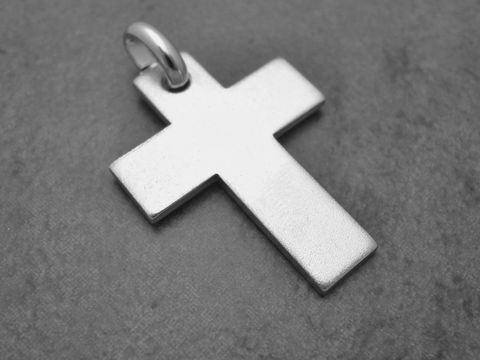 Kreuz Anhänger aus 33,6 mm Sterling Silber rhodiniert, schlichtes Design, Hersteller Juwelier Harnisch, ideal für zeitlosen Schmuck.