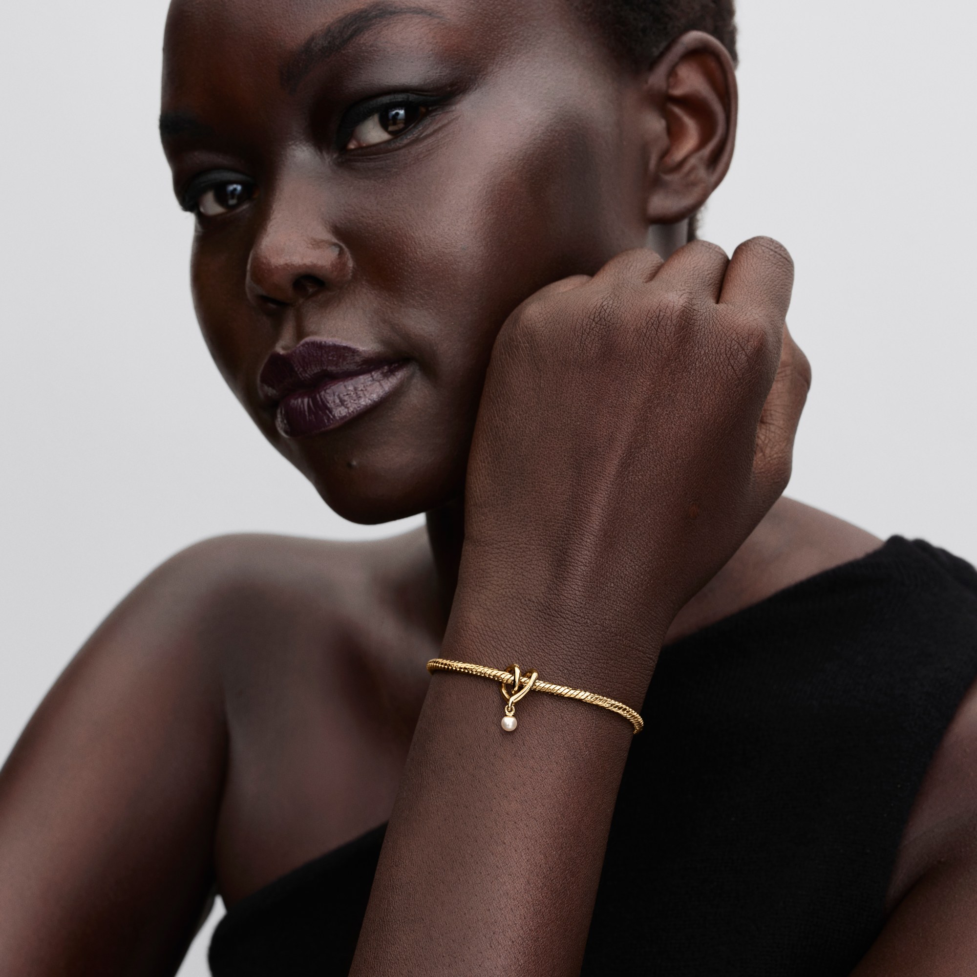 Pandora Eingehülltes Herz Charm - Gelbgold Vergoldung - Lacquered artificial pearl – Ansicht 3