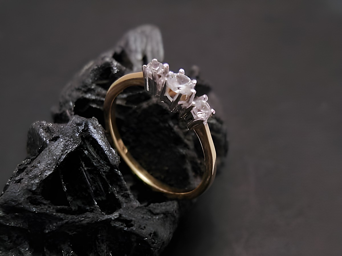 Gold Ring - edel - Gold 585 - Zirkonia - Gr. 55, Hersteller: Juwelier Harnisch, bis Gr. 56/18, elegant und zeitlos, funkelnde Zirkonia-Steine auf edlem Goldband.